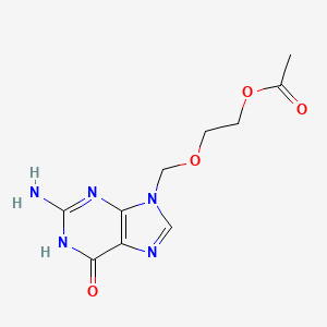 2-((2-Amino-6-oxo-1H-purin-9(6H)-yl)methoxy)ethyl acetate chemical structure (CAS 102728-64-3)