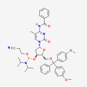 (2R,3S,5R)-5-(4-Benzamido-5-methyl-2-oxopyrimidin-1(2H)-yl)-2-((bis(4-methoxyphenyl)(phenyl)methoxy)methyl)tetrahydrofuran-3-yl (2-cyanoethyl) diisopropylphosphoramidite chemical structure (CAS 105931-57-5)