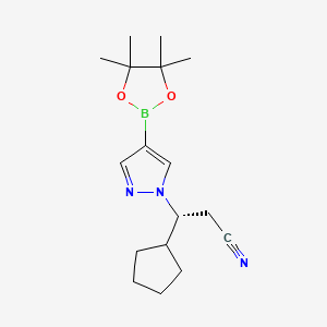 (R)-3-Cyclopentyl-3-(4-(4,4,5,5-tetramethyl-1,3,2-dioxaborolan-2-yl)-1H-pyrazol-1-yl)propanenitrile chemical structure (CAS 1146629-84-6)