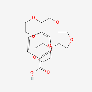 2,3,5,6,8,9,11,12,14,15,17,18-Dodecahydrobenzo[b][1,4,7,10,13,16,19]heptaoxacyclohenicosine-21-carboxylic acid chemical structure (CAS 1207563-98-1)
