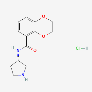 (S)-N-(Pyrrolidin-3-yl)-2,3-dihydrobenzo[b][1,4]dioxine-5-carboxamide hydrochloride chemical structure (CAS 1353995-55-7)