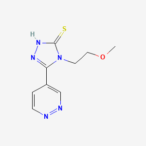 4-(2-Methoxyethyl)-5-(pyridazin-4-yl)-2,4-dihydro-3H-1,2,4-triazole-3-thione chemical structure (CAS 1567127-85-8)