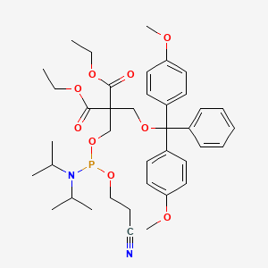 Diethyl 2-((bis(4-methoxyphenyl)(phenyl)methoxy)methyl)-2-((((2-cyanoethoxy)(diisopropylamino)phosphaneyl)oxy)methyl)malonate chemical structure (CAS 171285-25-9)