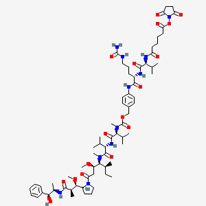 2,5-Dioxopyrrolidin-1-yl 6-(((S)-1-(((S)-1-((4-((5S,8S,11S,12R)-11-((S)-sec-butyl)-12-(2-((S)-2-((1R,2R)-3-(((1S,2R)-1-hydroxy-1-phenylpropan-2-yl)amino)-1-methoxy-2-methyl-3-oxopropyl)pyrrolidin-1-yl)-2-oxoethyl)-5,8-diisopropyl-4,10-dimethyl-3,6,9-trioxo-2,13-dioxa-4,7,10-triazatetradecyl)phenyl)amino)-1-oxo-5-ureidopentan-2-yl)amino)-3-methyl-1-oxobutan-2-yl)amino)-6-oxohexanoate chemical structure (CAS 2259318-46-0)