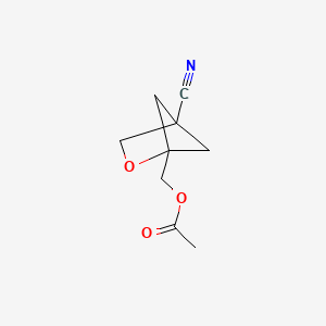 (4-Cyano-2-oxabicyclo[2.1.1]hexan-1-yl)methyl acetate chemical structure (CAS 2757731-97-6)