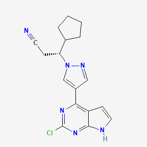 (R)-3-(4-(2-Chloro-7H-pyrrolo[2,3-d]pyrimidin-4-yl)-1H-pyrazol-1-yl)-3-cyclopentylpropanenitrile chemical structure (CAS 2803825-42-3)