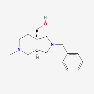 cis-(2-Benzyl-5-methyloctahydro-7aH-pyrrolo[3,4-c]pyridin-7a-yl)methanol chemical structure (CAS 2828433-83-4)