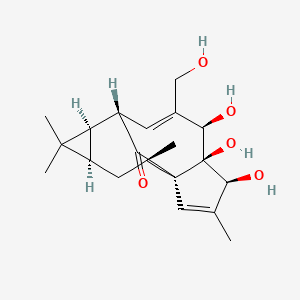 (1aR,2S,5R,5aR,6S,8aS,9R,10aR)-5,5a,6-Trihydroxy-4-(hydroxymethyl)-1,1,7,9-tetramethyl-1a,2,5,5a,6,9,10,10a-octahydro-1H-2,8a-methanocyclopenta[a]cyclopropa[e][10]annulen-11-one chemical structure (CAS 30220-46-3)