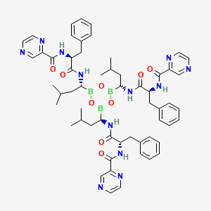 N,N',N''-((2S,2'S,2''S)-(((1R,1'R,1''R)-(1,3,5,2,4,6-Trioxatriborinane-2,4,6-triyl)tris(3-methylbutane-1,1-diyl))tris(azanediyl))tris(1-oxo-3-phenylpropane-1,2-diyl))tris(pyrazine-2-carboxamide) chemical structure (CAS 390800-88-1)