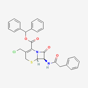 (6R,7R)-Benzhydryl 3-(chloromethyl)-8-oxo-7-(2-phenylacetamido)-5-thia-1-azabicyclo[4.2.0]oct-2-ene-2-carboxylate chemical structure (CAS 64308-63-0)