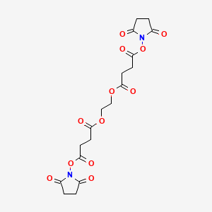 Bis(2,5-dioxopyrrolidin-1-yl) O,O'-ethane-1,2-diyl disuccinate chemical structure (CAS 70539-42-3)