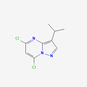5,7-Dichloro-3-isopropylpyrazolo[1,5-a]pyrimidine chemical structure (CAS 771510-32-8)