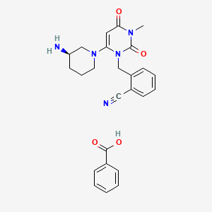 (R)-2-((6-(3-Aminopiperidin-1-yl)-3-methyl-2,4-dioxo-3,4-dihydropyrimidin-1(2H)-yl)methyl)benzonitrile benzoate chemical structure (CAS 850649-62-6)