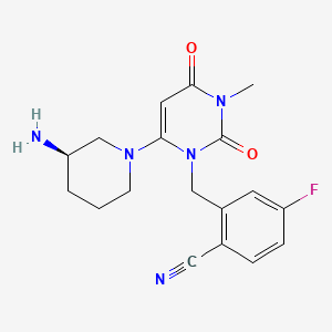 (R)-2-((6-(3-Aminopiperidin-1-yl)-3-methyl-2,4-dioxo-3,4-dihydropyrimidin-1(2H)-yl)methyl)-4-fluorobenzonitrile chemical structure (CAS 865759-25-7)
