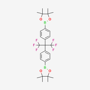 2,2'-((Perfluoropropane-2,2-diyl)bis(4,1-phenylene))bis(4,4,5,5-tetramethyl-1,3,2-dioxaborolane) chemical structure (CAS 914359-47-0)