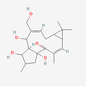 (1aR,2E,4aR,6S,7S,7aR,8S,9Z,11aS)-4a,7,8-Trihydroxy-9-(hydroxymethyl)-1,1,3,6-tetramethyl-1,1a,4a,5,6,7,7a,8,11,11a-decahydro-4H-cyclopenta[a]cyclopropa[f][11]annulen-4-one chemical structure (CAS 93551-00-9)