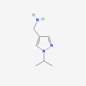 (1-Isopropyl-1H-pyrazol-4-yl)methanamine chemical structure (CAS 936940-09-9)